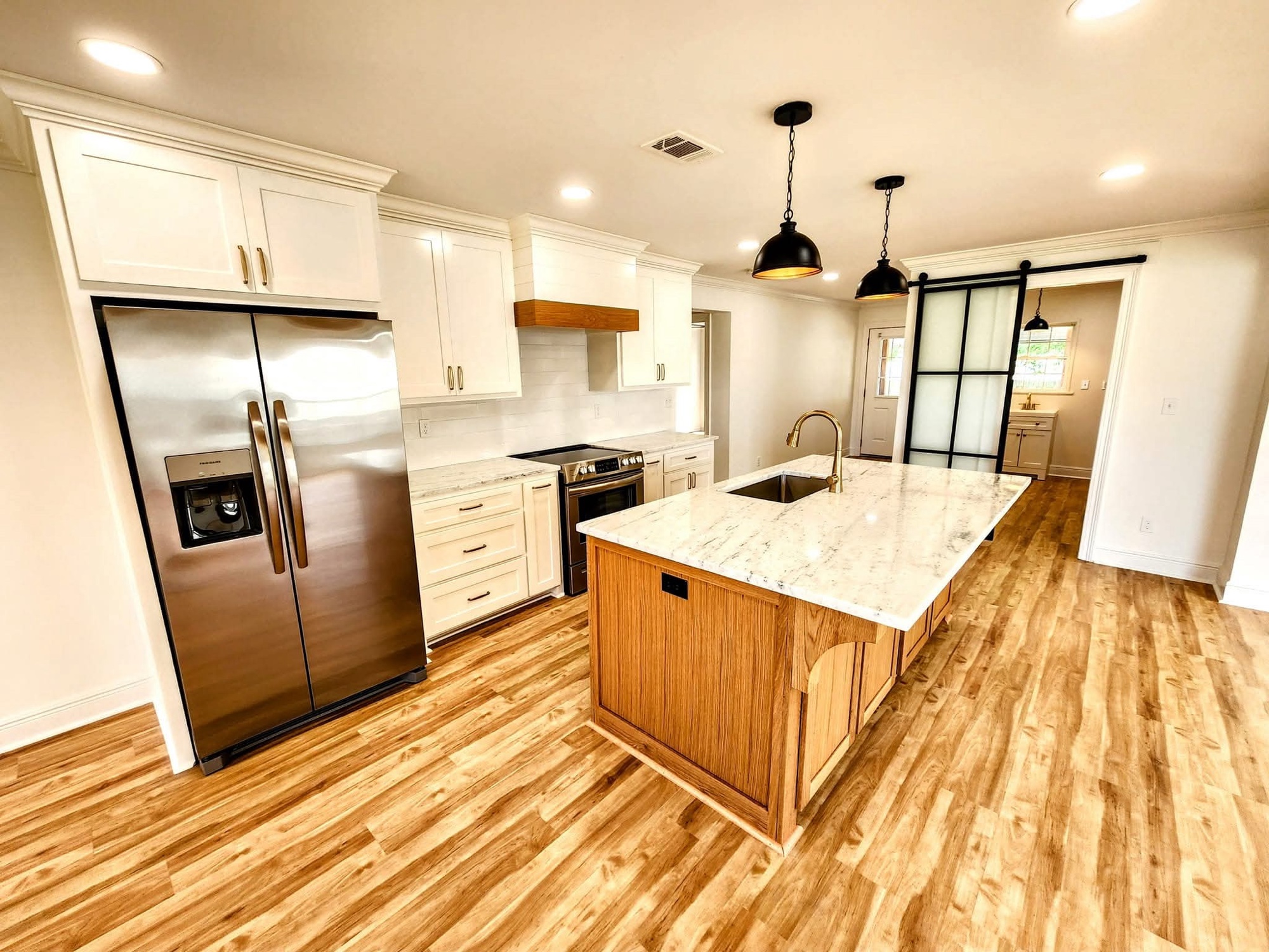 Modern kitchen with pendant lighting